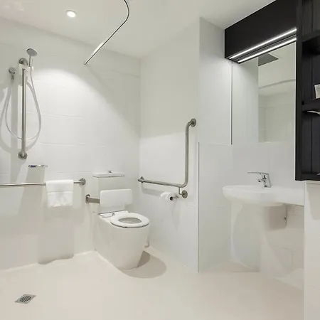Ibis Adelaide-3